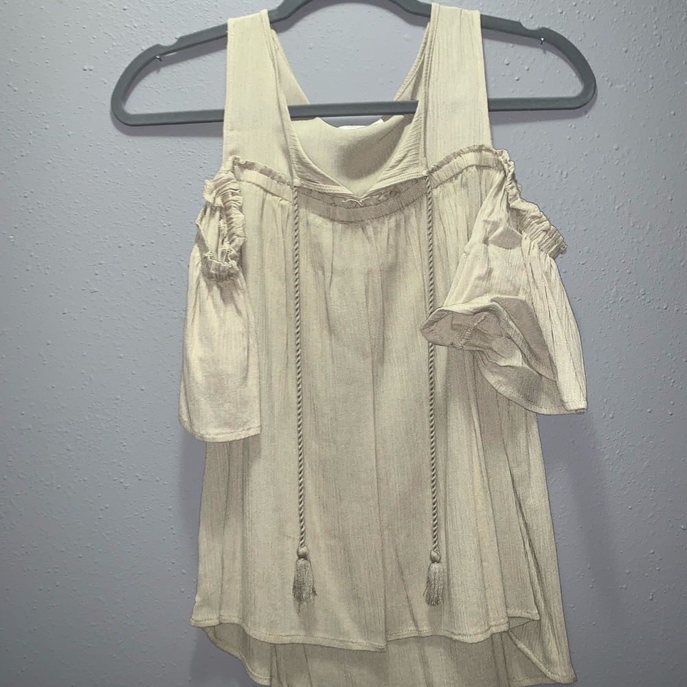 Off the should tank top